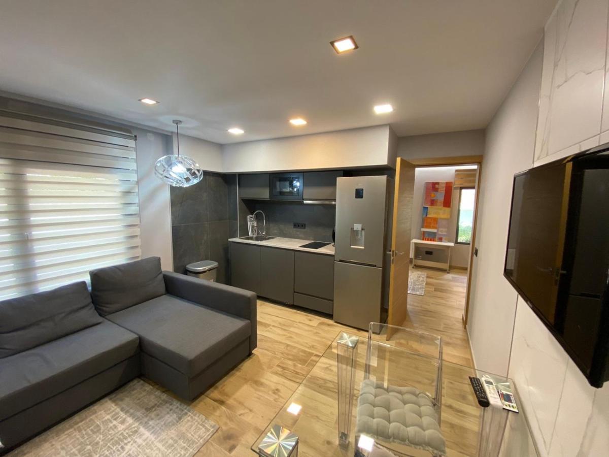 Tomas Apartamentos Sagaro Sant Feliu de Guíxols Esterno foto